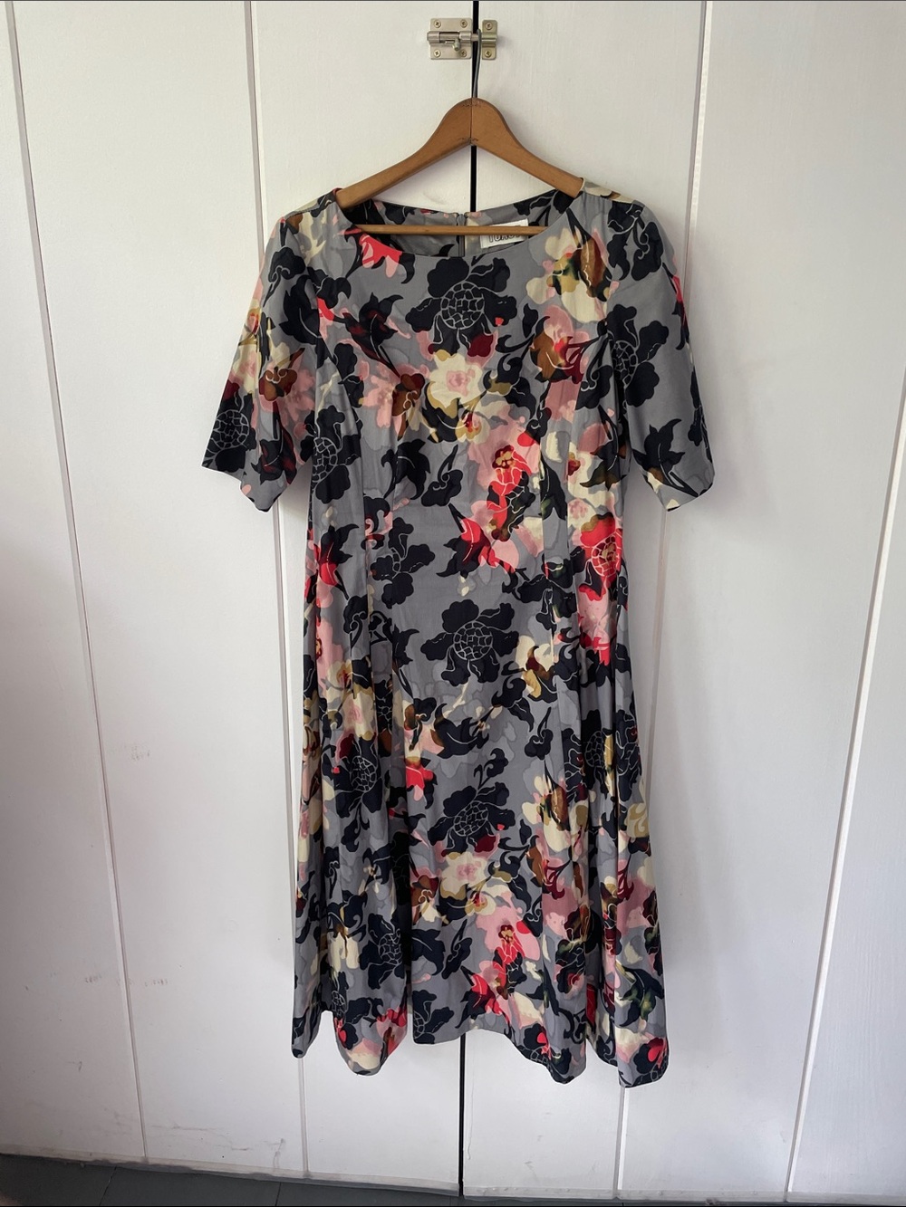 Toast UK gray, black, red cotton floral midi dress US size 10 - Picture 2 of 9